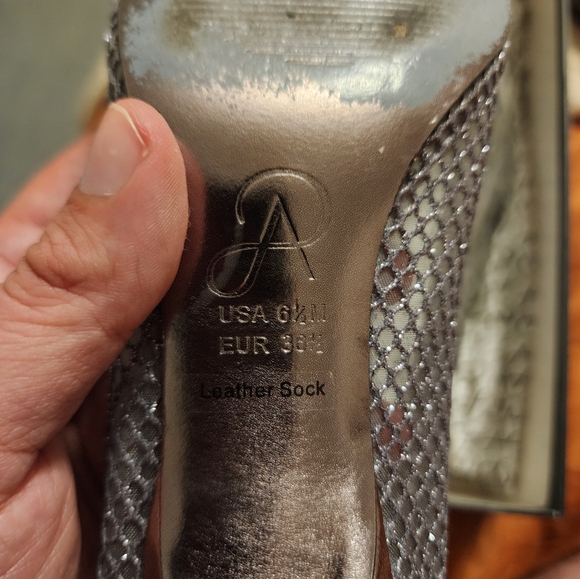 Adrianna Papell Lois Gunmetal Honeycomb 6.5M Silver - Picture 7 of 16